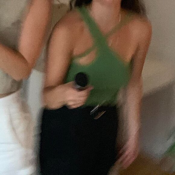 Green cross sleeveless camisole top - Picture 2 of 6